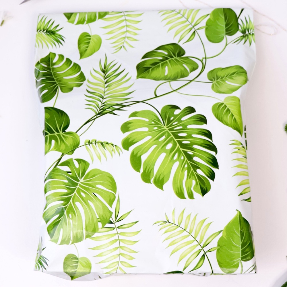 25 14X19X4 Flat Bottom Poly Mailers PRICE IS FIRM - Picture 6 of 7